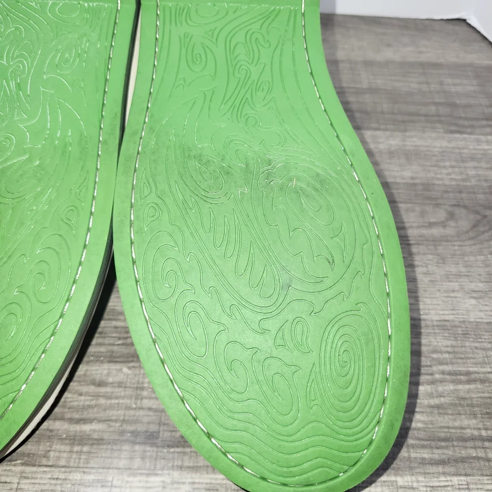 OluKai gently used